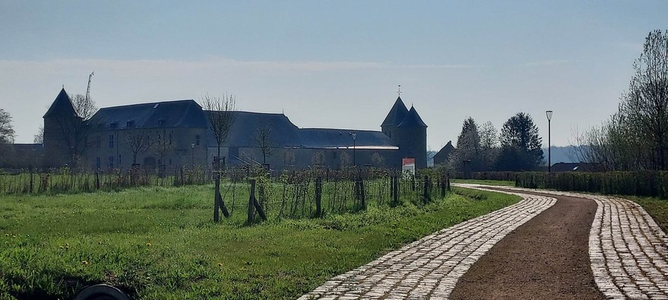 chateau petit courriere