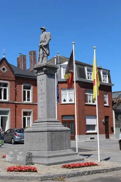 Assesse - Monument aux Morts compressée © OTA - Copie.JPG
