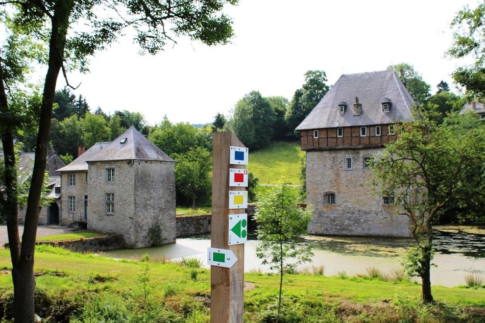 Crupet - Balisage  près du donjon ©OTA.JPG